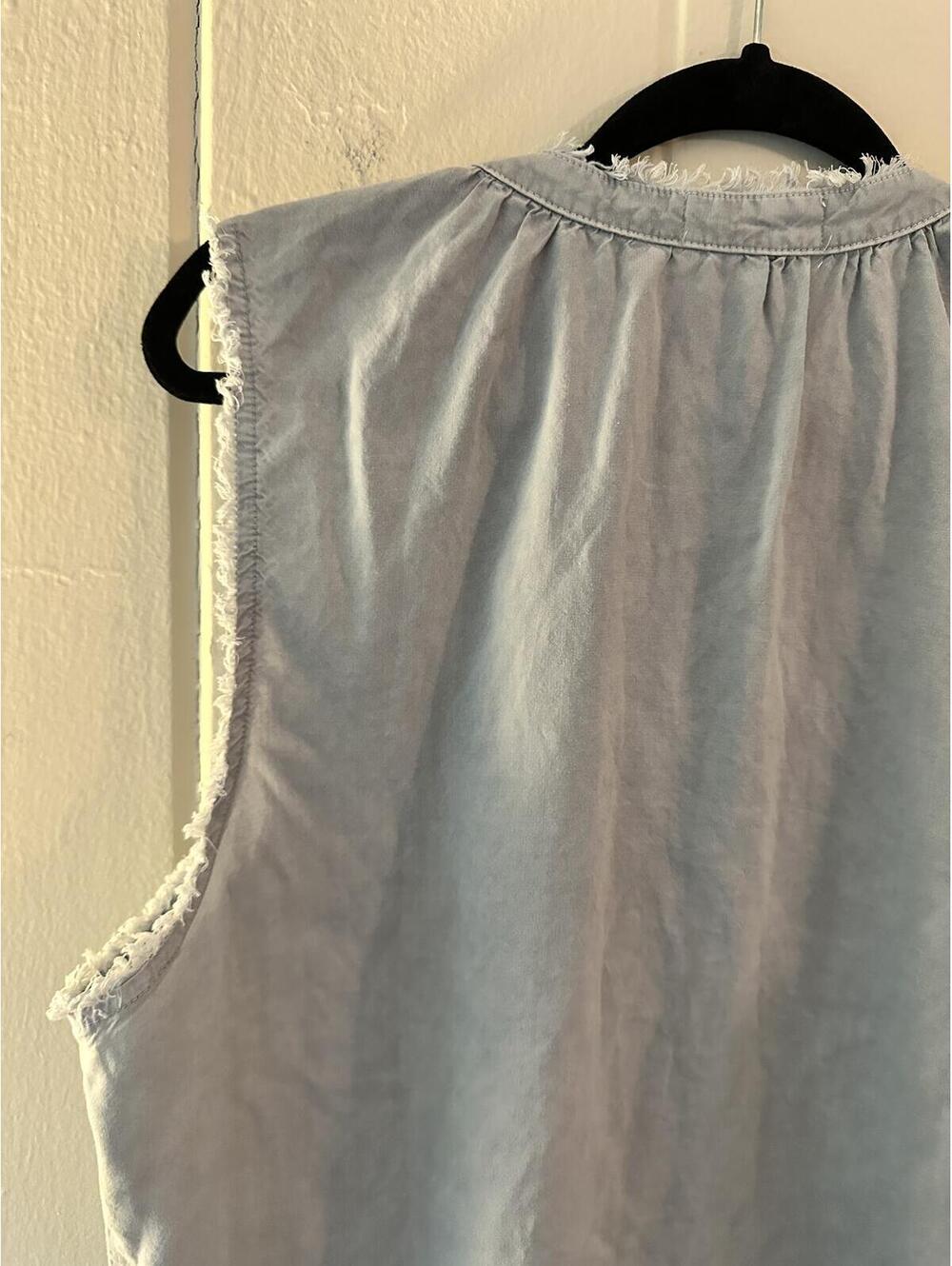Cloth & Stone x Anthropologie Chambray Sleeveless Blouse Fringe detail Size XL - Picture 8 of 9